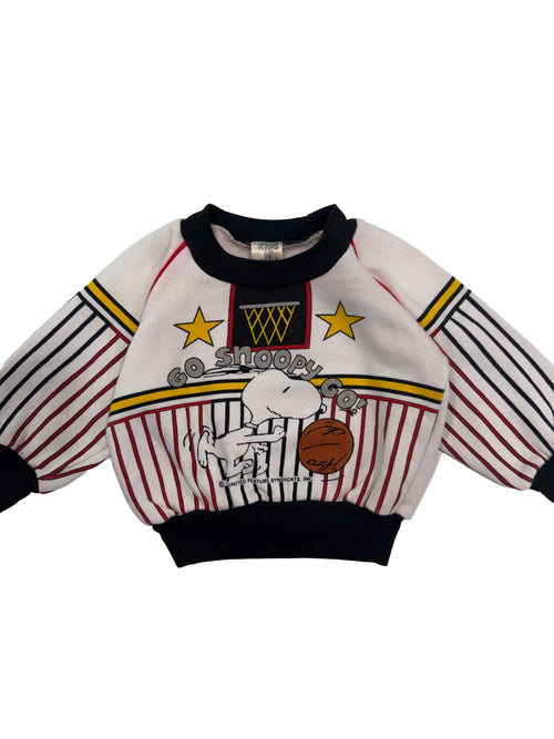 Vintage 1988 Snoopy Basketball Kids Sweatshirt (size 12 month)