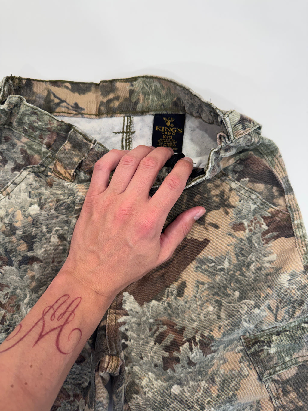 Vintage 90s King's Camo Desert Shadow Cargo Pants (size 10/12)