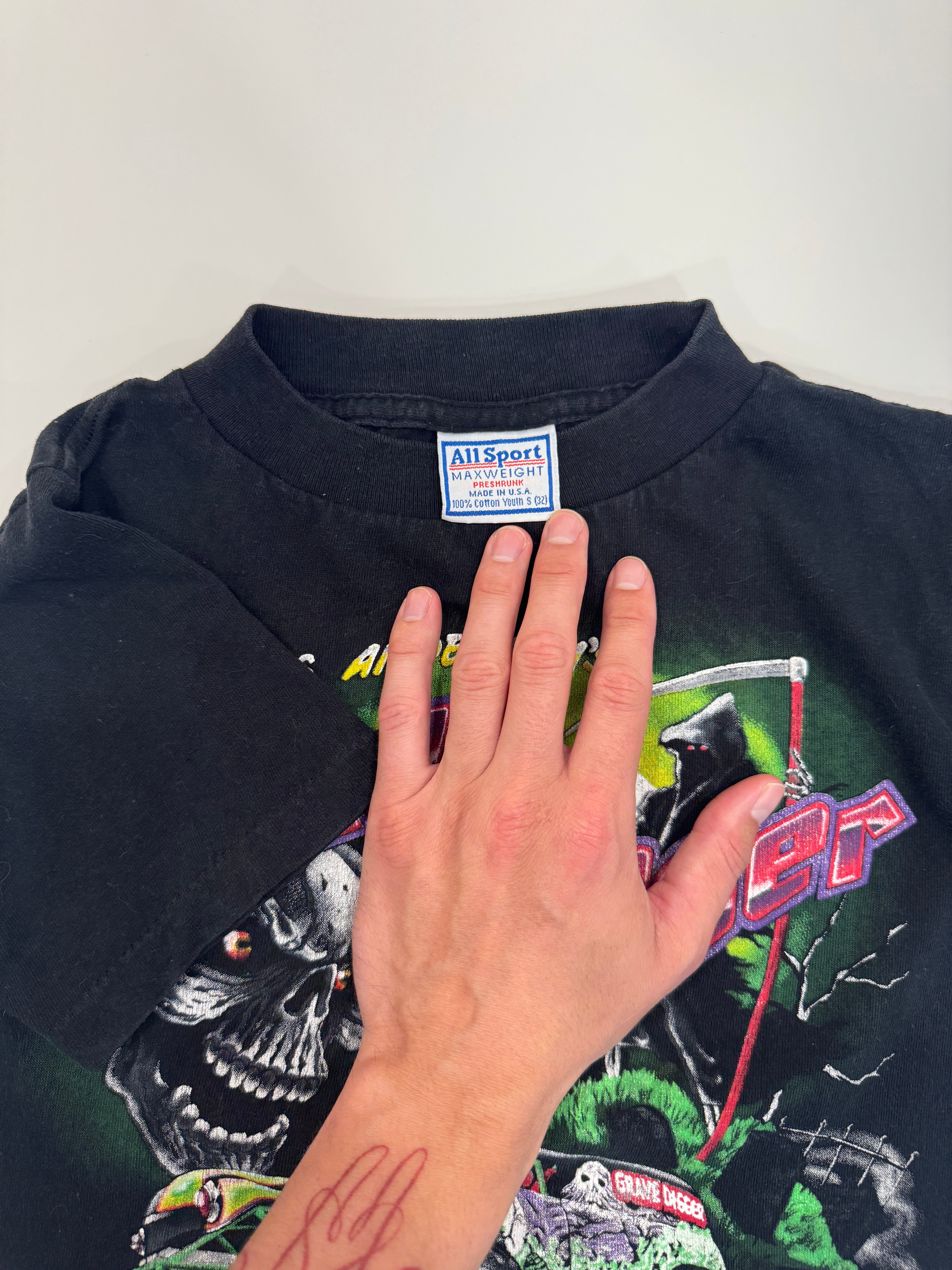 Vintage 90s Grave Digger Monster Truck Kids T-Shirt (size 6/8)